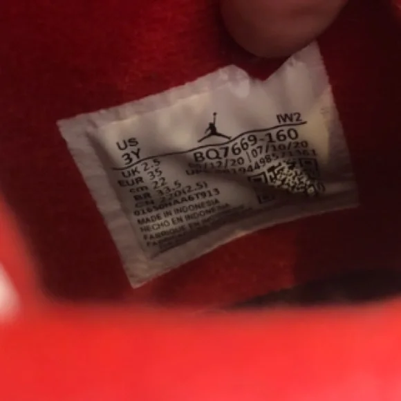 Jordan 4 Retro Fire Red - Youth Size 3 - Picture 8 of 9